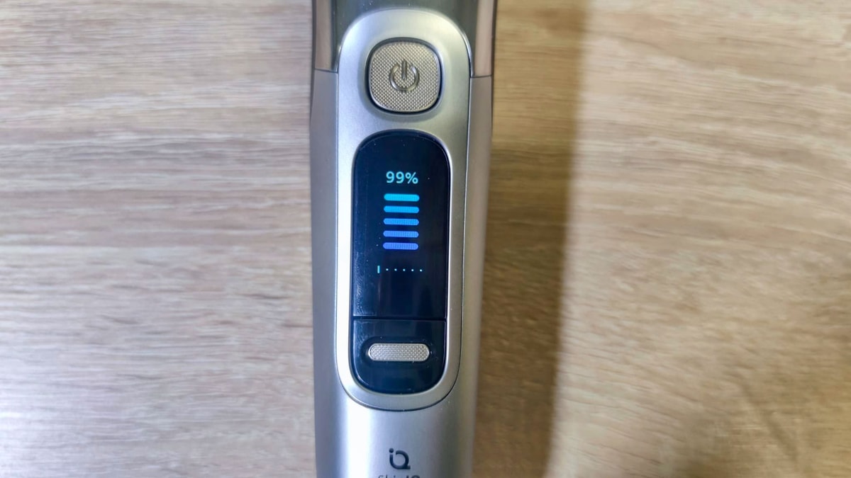 displej holícího strojku philips i9000 prestige ultra, testado recenze