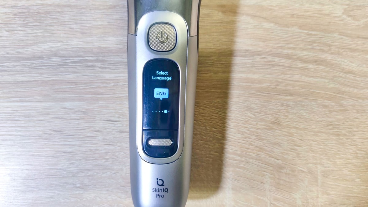 displej holícího strojku philips i9000 prestige ultra, testado recenze