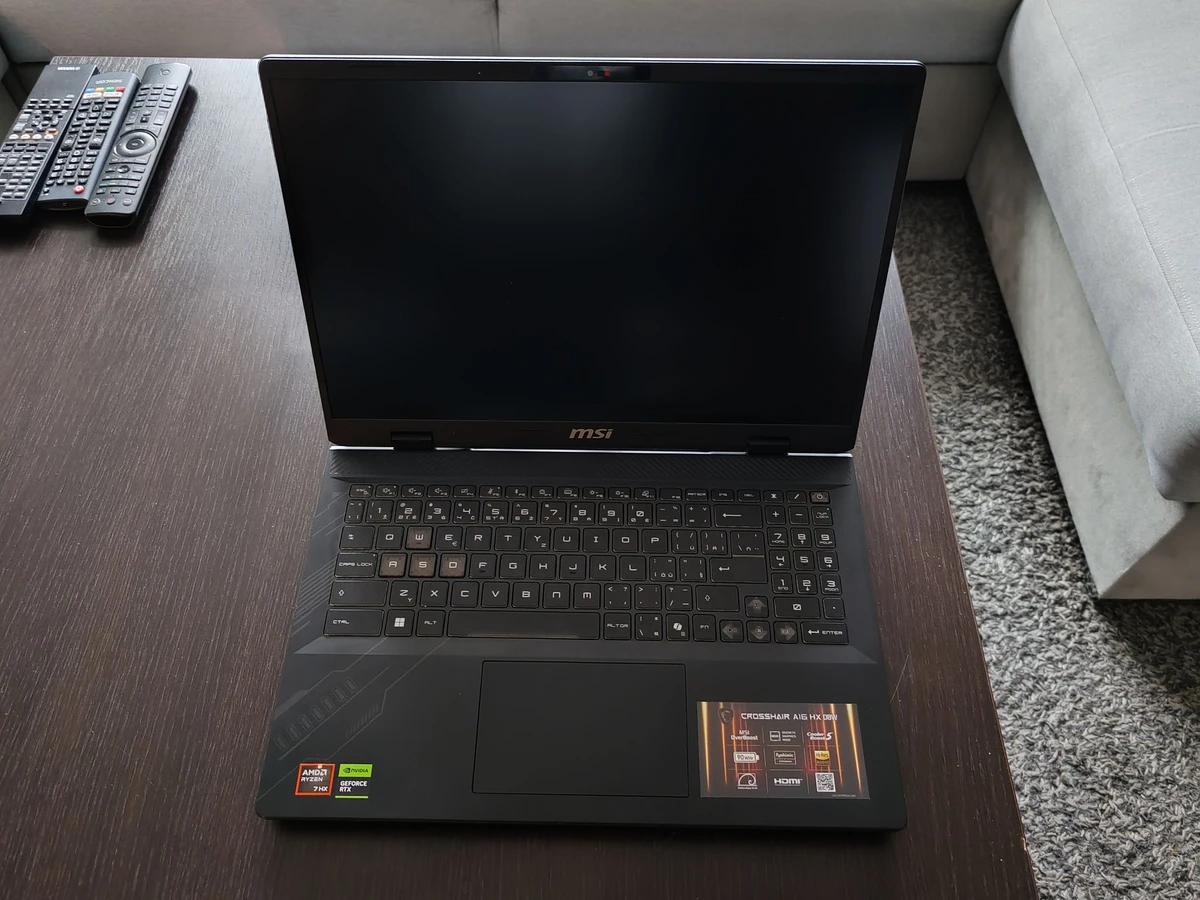 MSI Crosshair A16 HX D8W