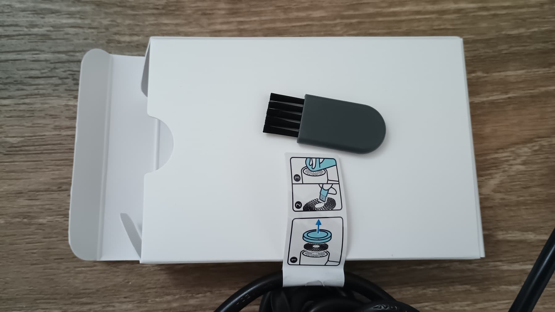 Recenze fénu Philips Aqua Edition 9000 BHD956-10 - údržba a čištění02