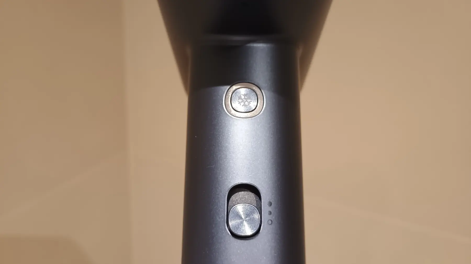 Recenze fénu Philips Aqua Edition 9000 BHD956-10 - ovládání a manipulace01