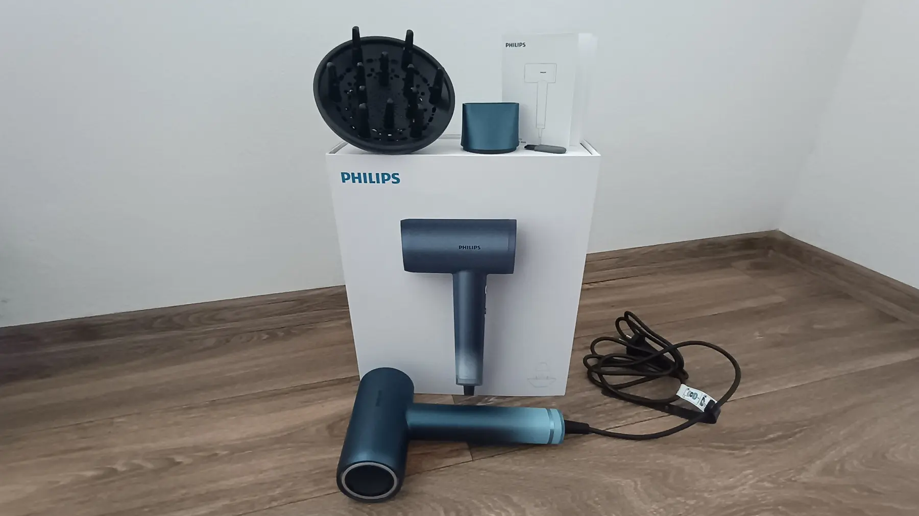 Recenze fénu Philips Aqua Edition 9000 BHD956-10 - použité technologie a ochrana vlasů