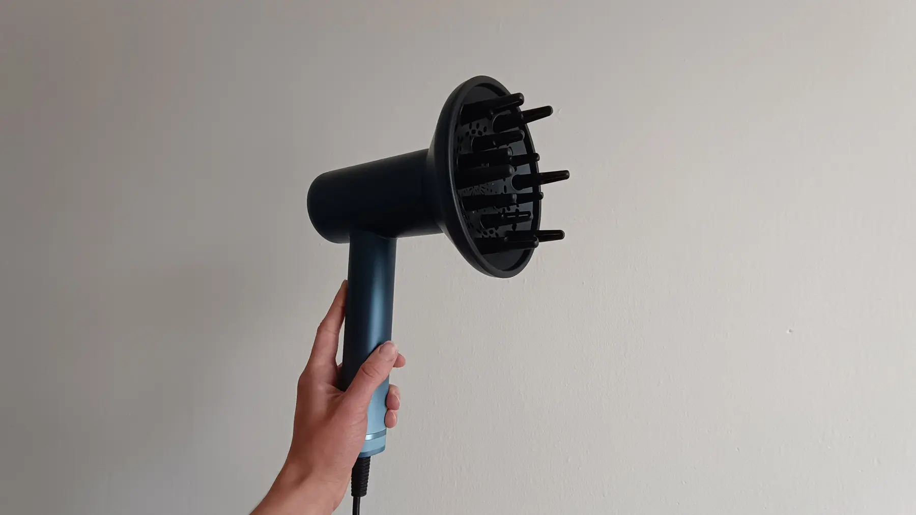Recenze fénu Philips Aqua Edition 9000 BHD956-10 - výsledky v praxi05
