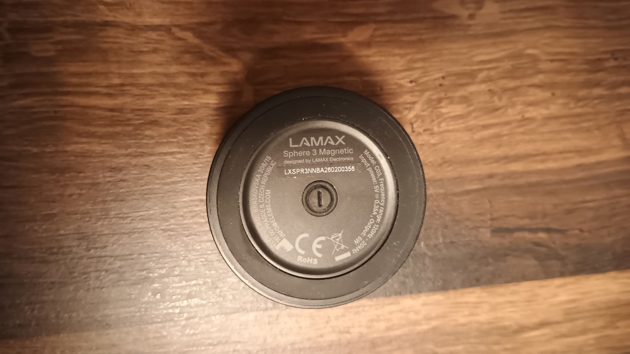 Recenze bluetooth reproduktoru LAMAX Sphere3 Magnetic - ovládání01