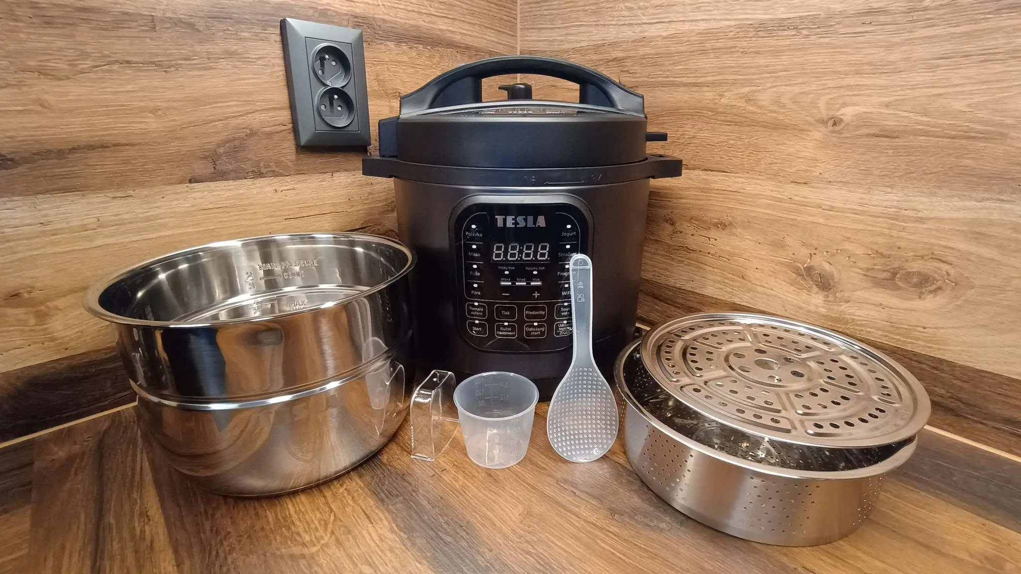 Recenze multifunkčního tlakového hrnce TESLA EliteCook K70 Ultra - pro koho je hrnec vhodný