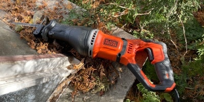 BES301 Mečová pila 750W