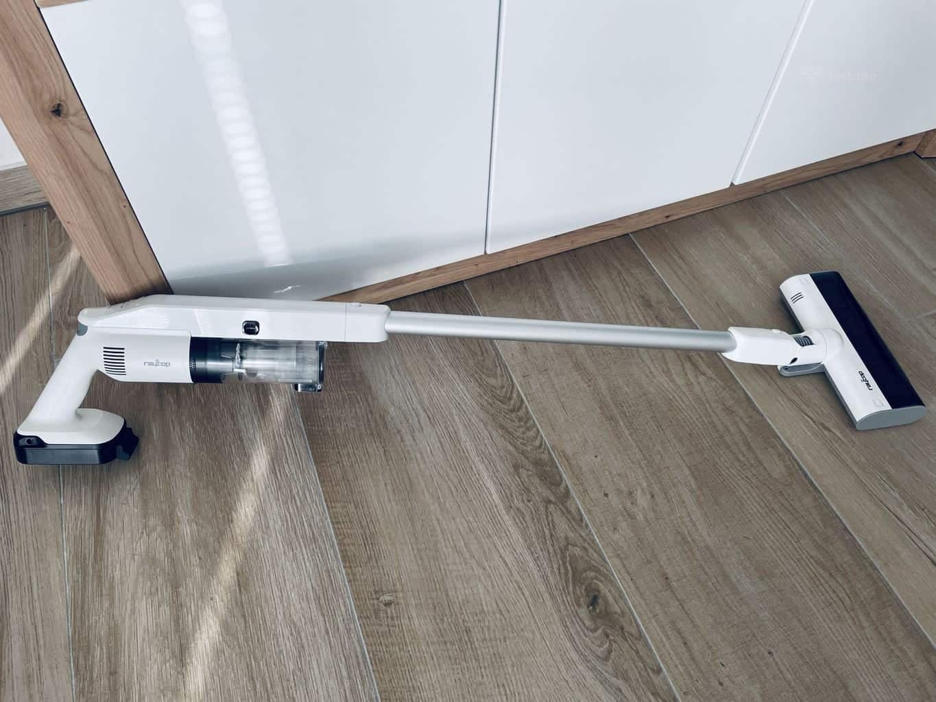 tyčový vysavač Raycop Omni Air UV+