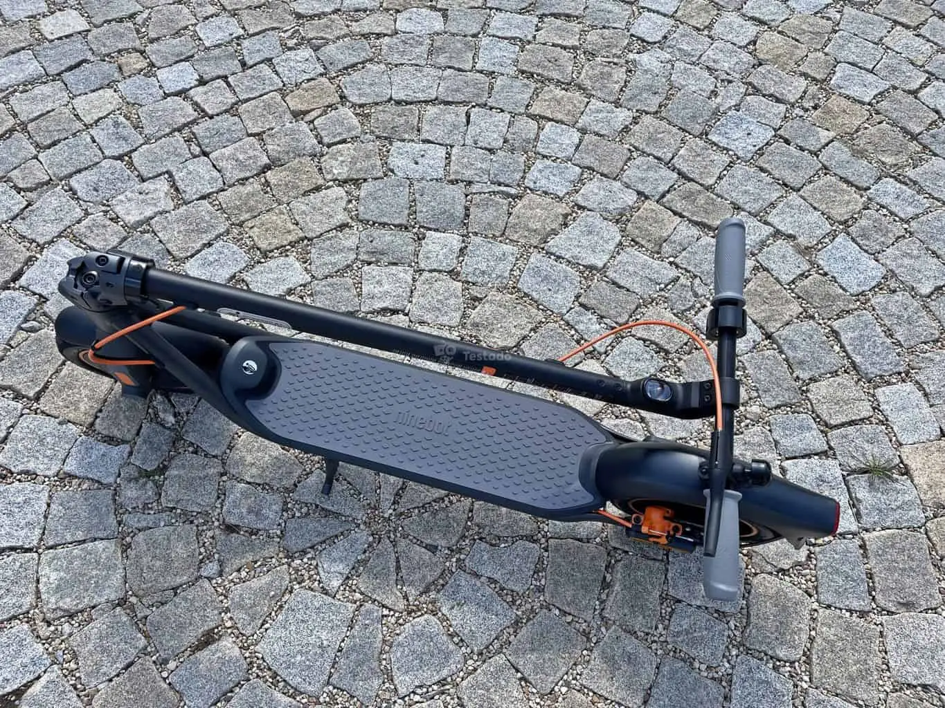 Recenze a testy Ninebot Kickscooter F40E