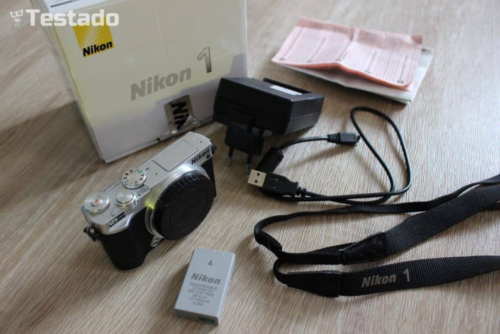 Nikon 1 J5 - obsah balení