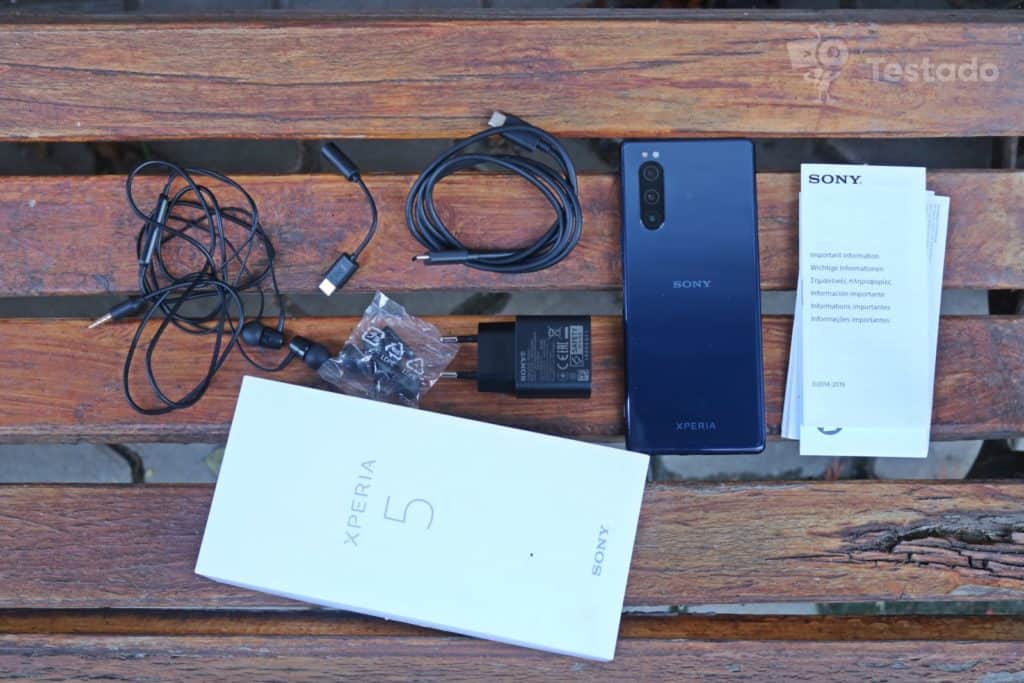 Test mobilu Sony Xperia 5 - obsah balení