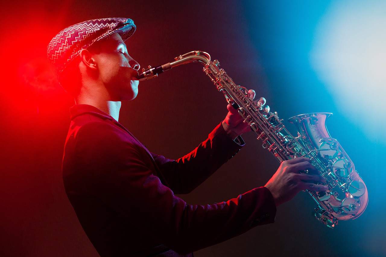 hráč na saxofon