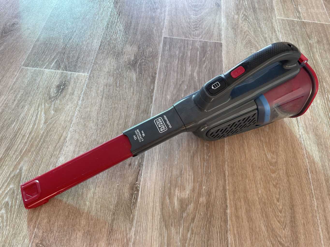 recenze Black & Decker BHHV315J akumulátorový vysavač