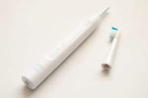 Recenze Oral-B Pulsonic Slim Clean 2000 White