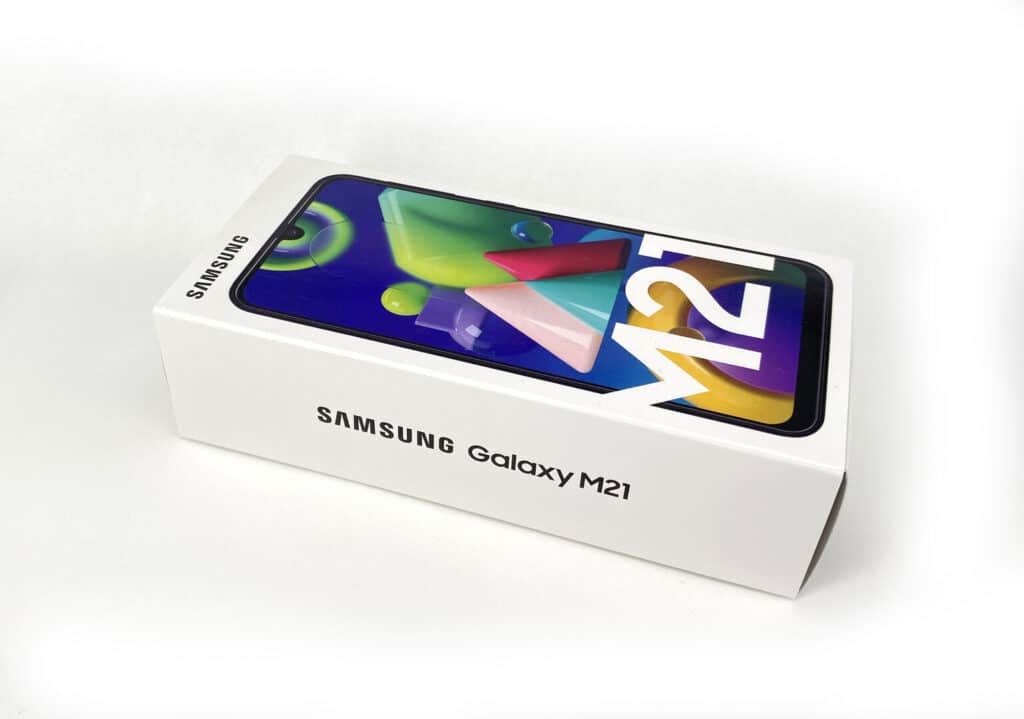 podrobné srovnání Samsung Galaxy M21