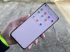 Xiaomi Mi 11 - recenze AMOLEDu