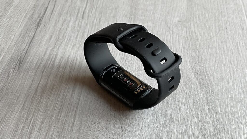 fitness náramek Fitbit Charge 5 kvalita konstrukce
