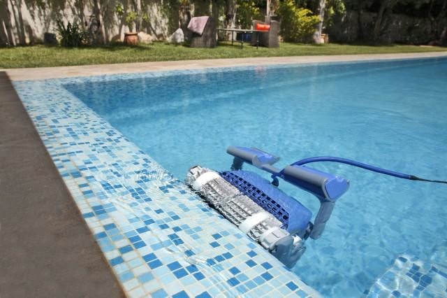 kvalitní aku robotický bazénový vysavač recenze