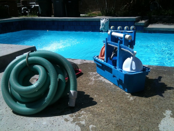 bazénový vysavač a vysávání bazénu recenze