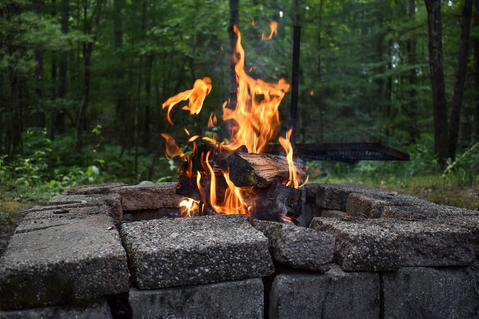 výhody grilovacího ohniště