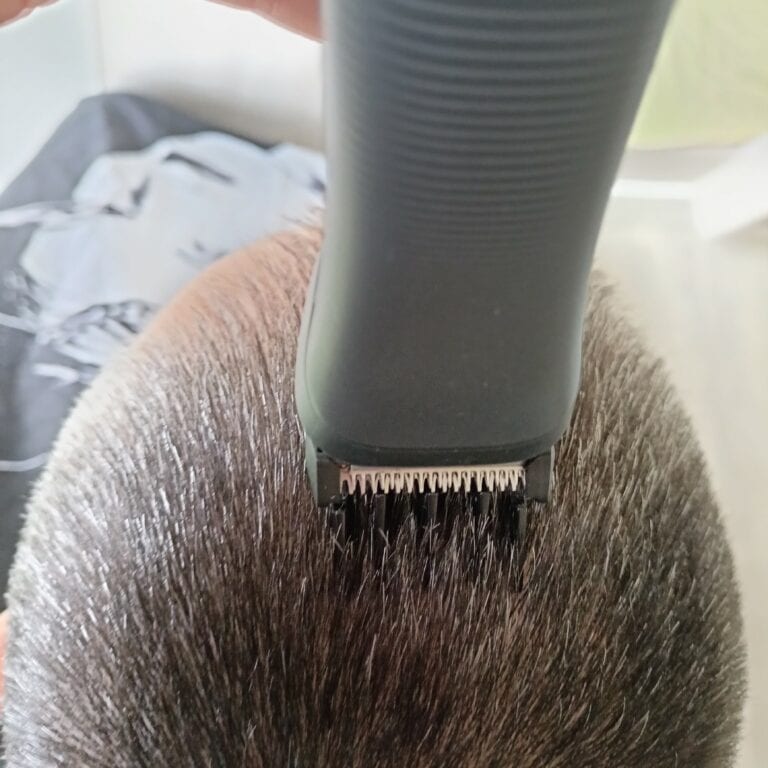 Multifunkční zastřihovač Philips Series 7000 - stříhání vlasů